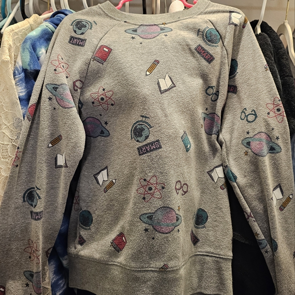 2 Boys Pullover Sweatshirts - Picture 4 of 5